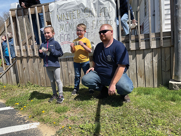 4-7 Oil Springs Egg Hunt 3.jpg